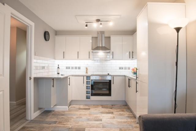 Finchley Contemporary 2 Bed Apartment + Parking Хендон Экстерьер фото